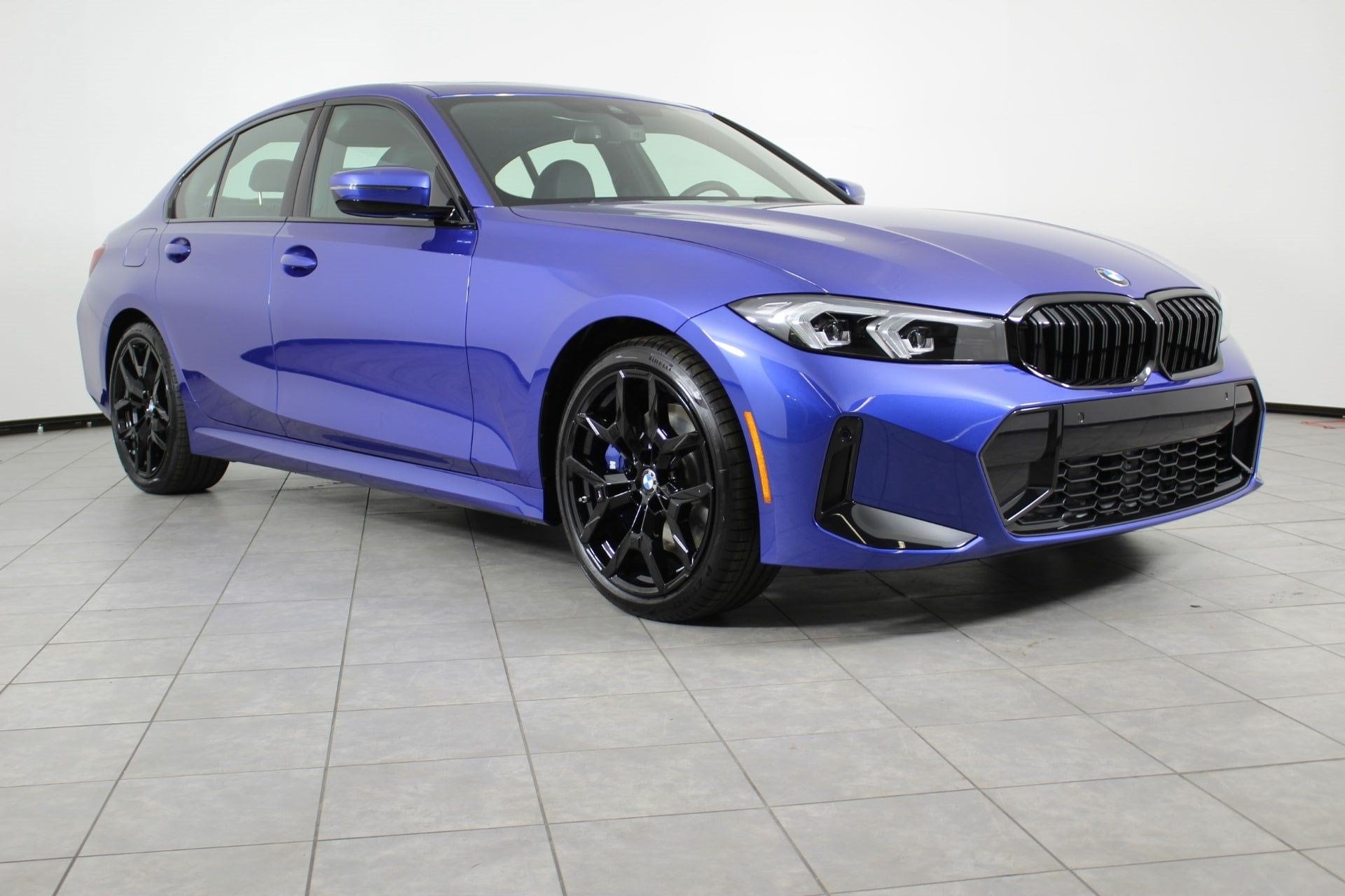 2026 BMW 3 Series 330i - Photo 7