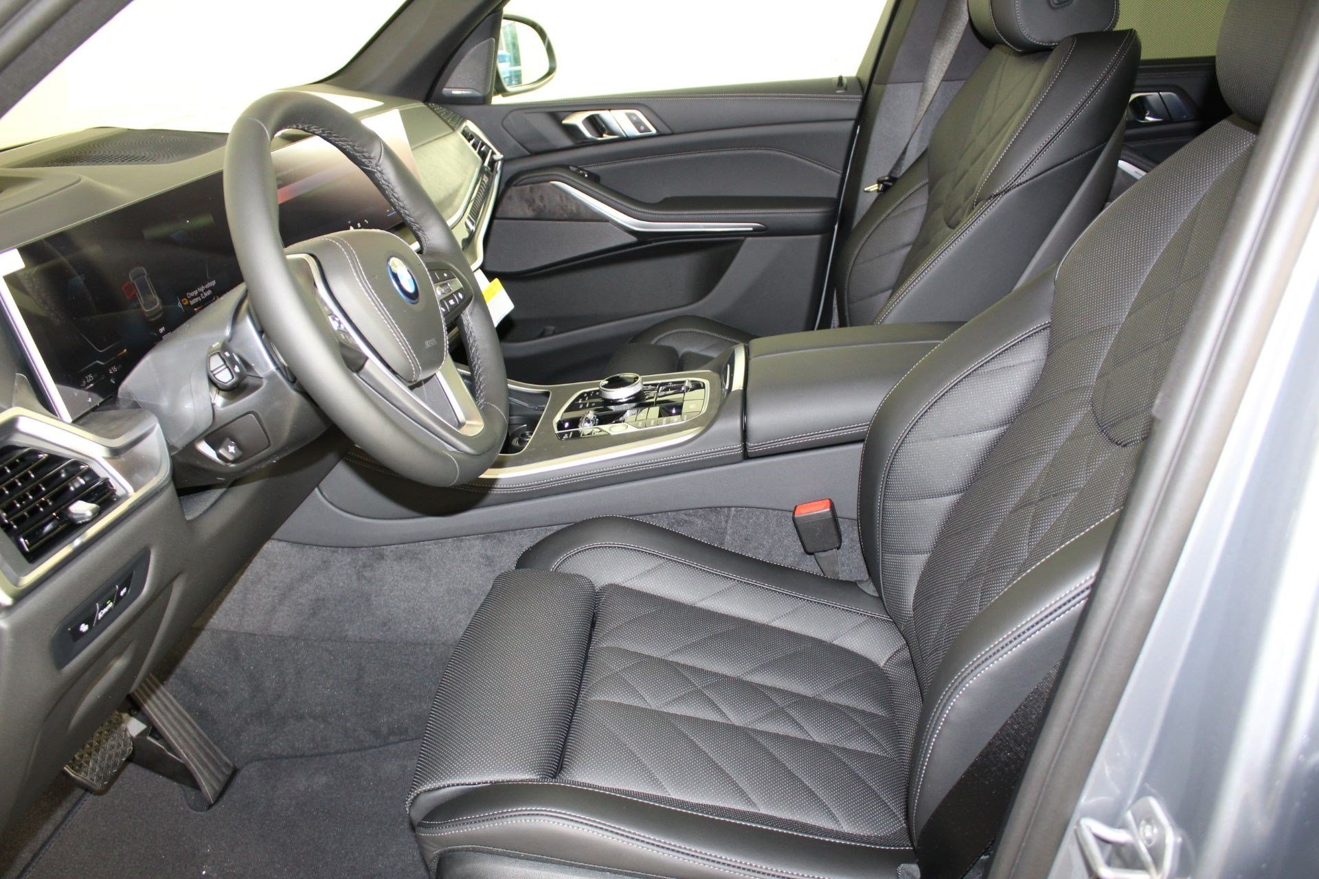 2026 BMW X5 50e - Photo 5