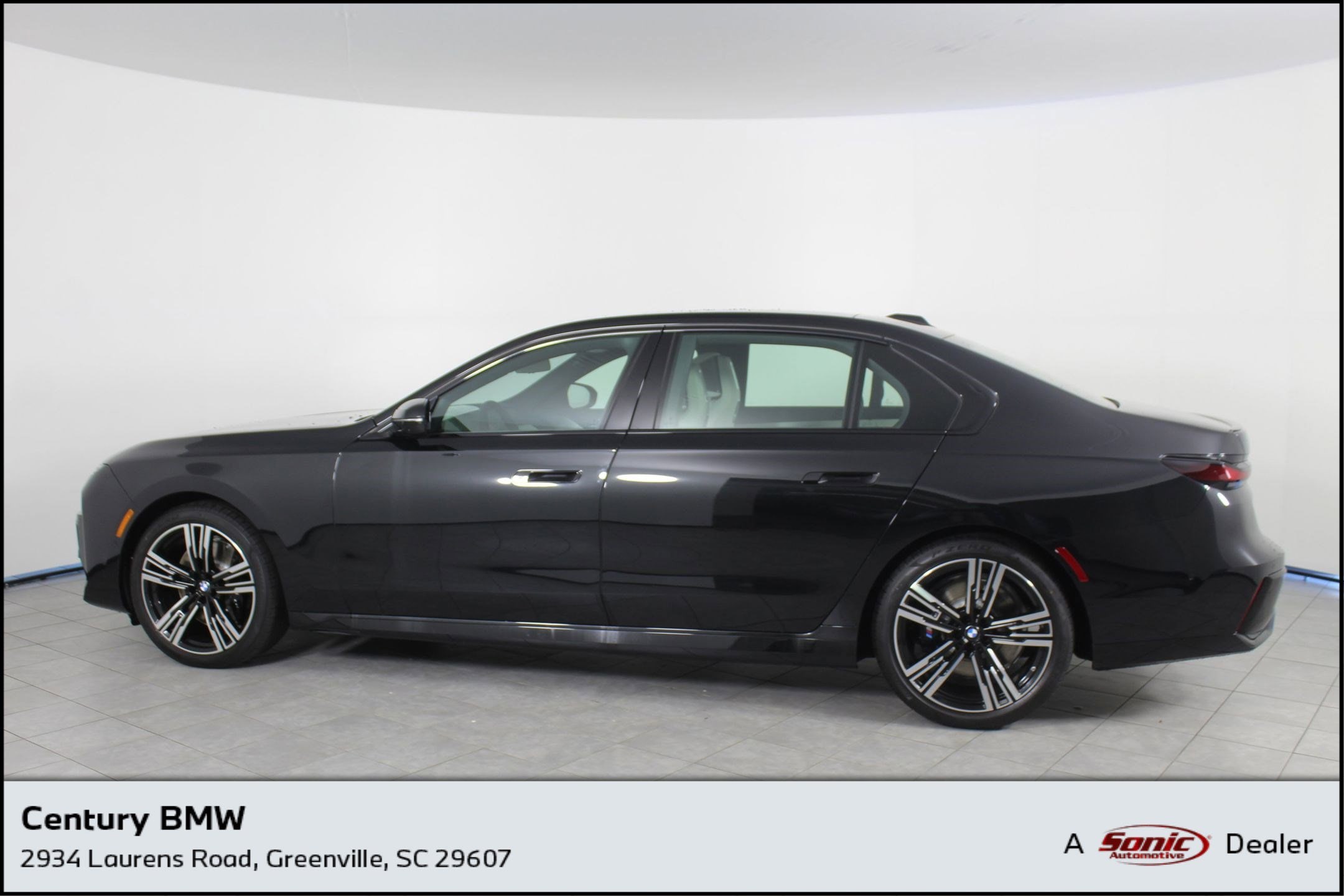 2025 BMW 740i Sedan 