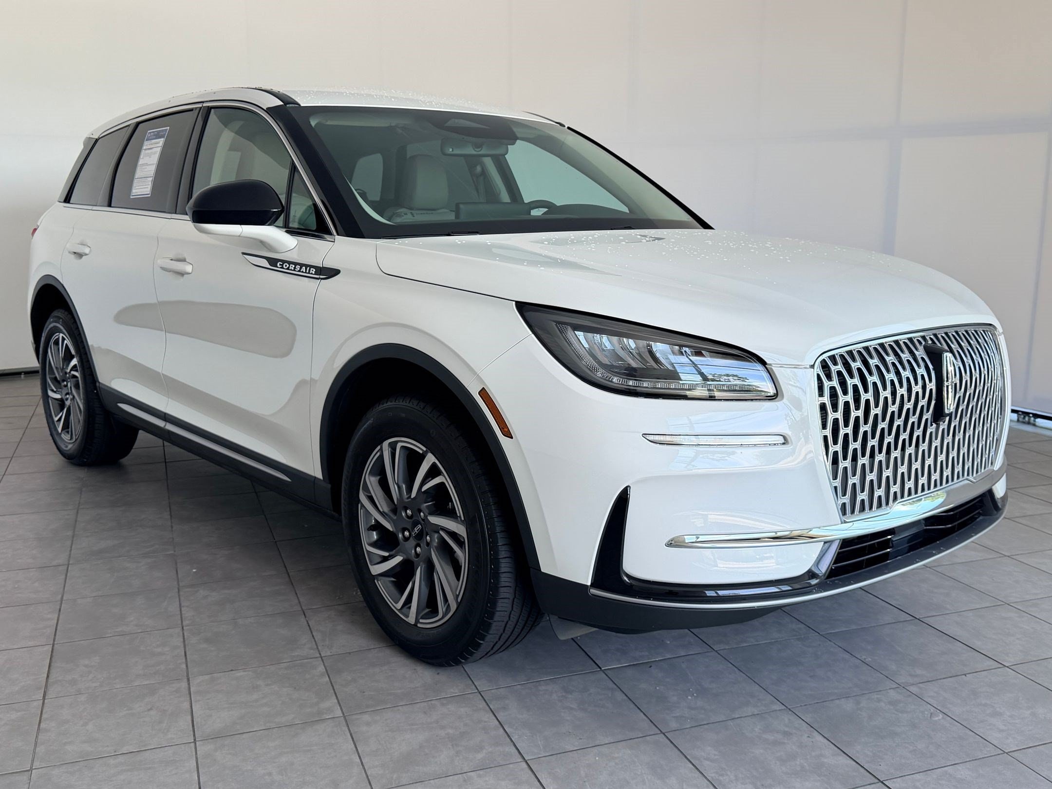 Corsair Standard SUV