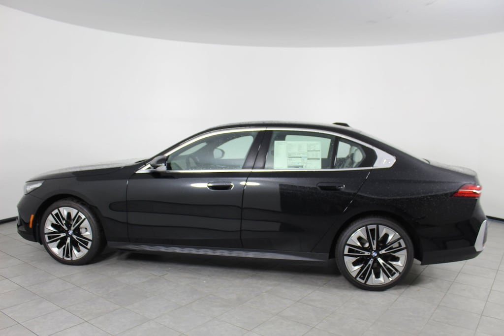 New 2025 BMW 530i Sedan