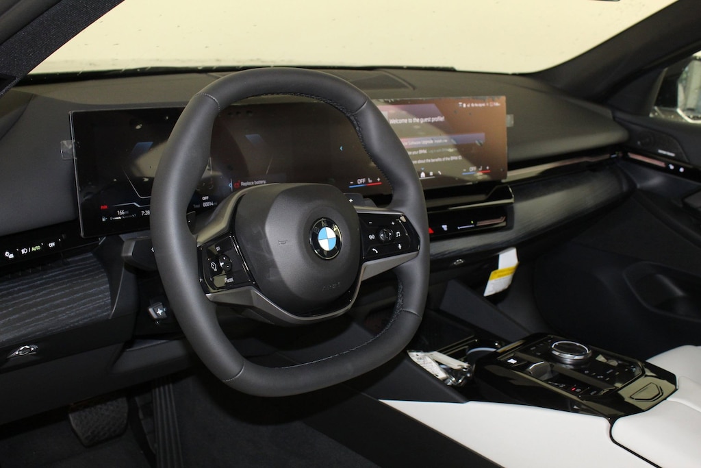 New 2025 BMW 530i Sedan