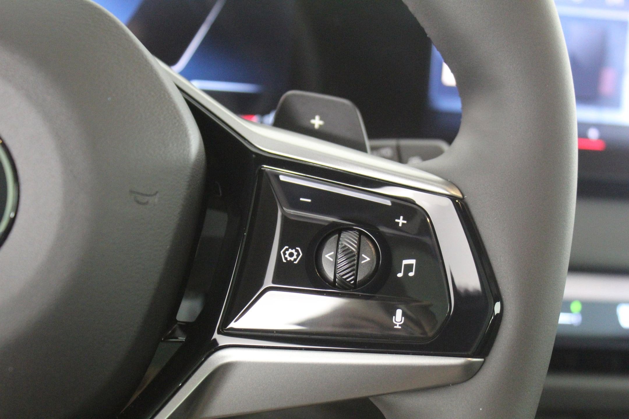 2026 BMW X3 30 - Photo 32