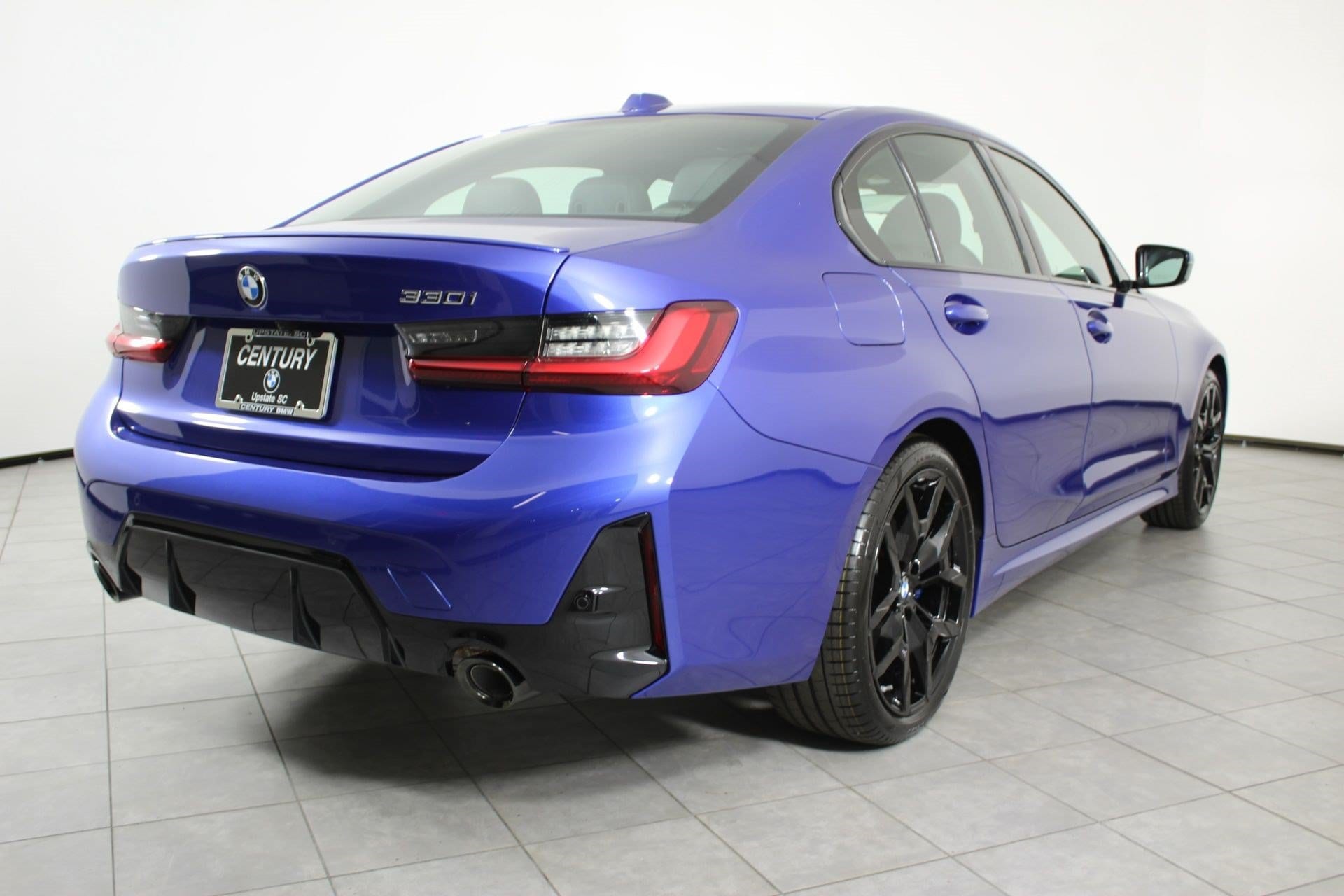 2026 BMW 3 Series 330i - Photo 9