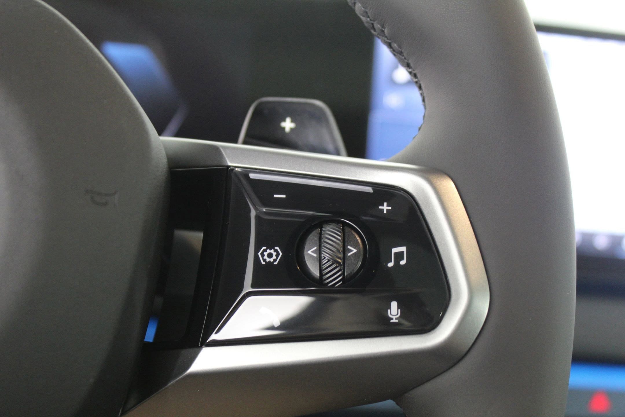 2026 BMW X3 30 - Photo 32