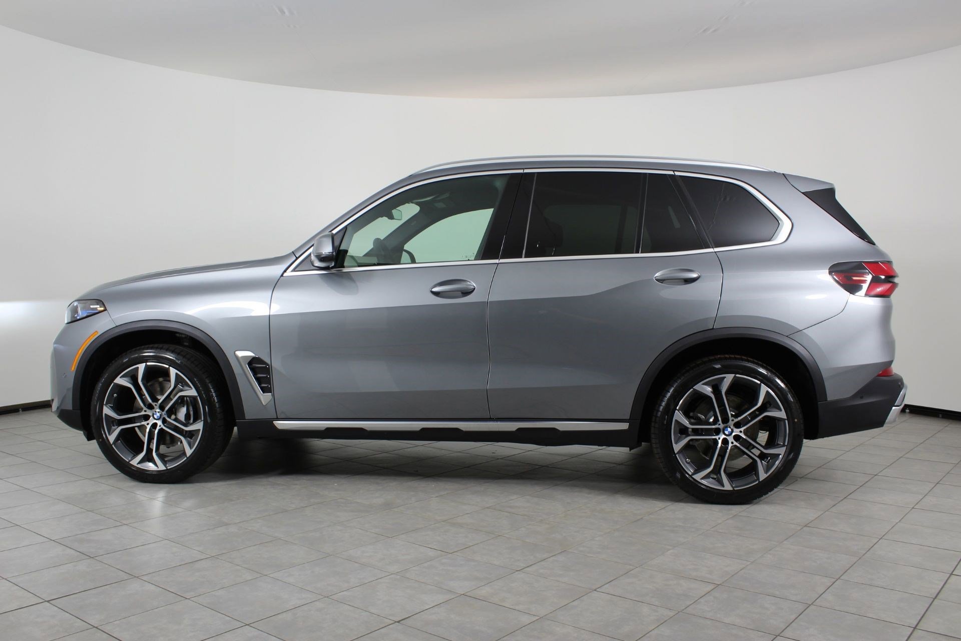 2026 Bmw X5 xDrive40i photo 2