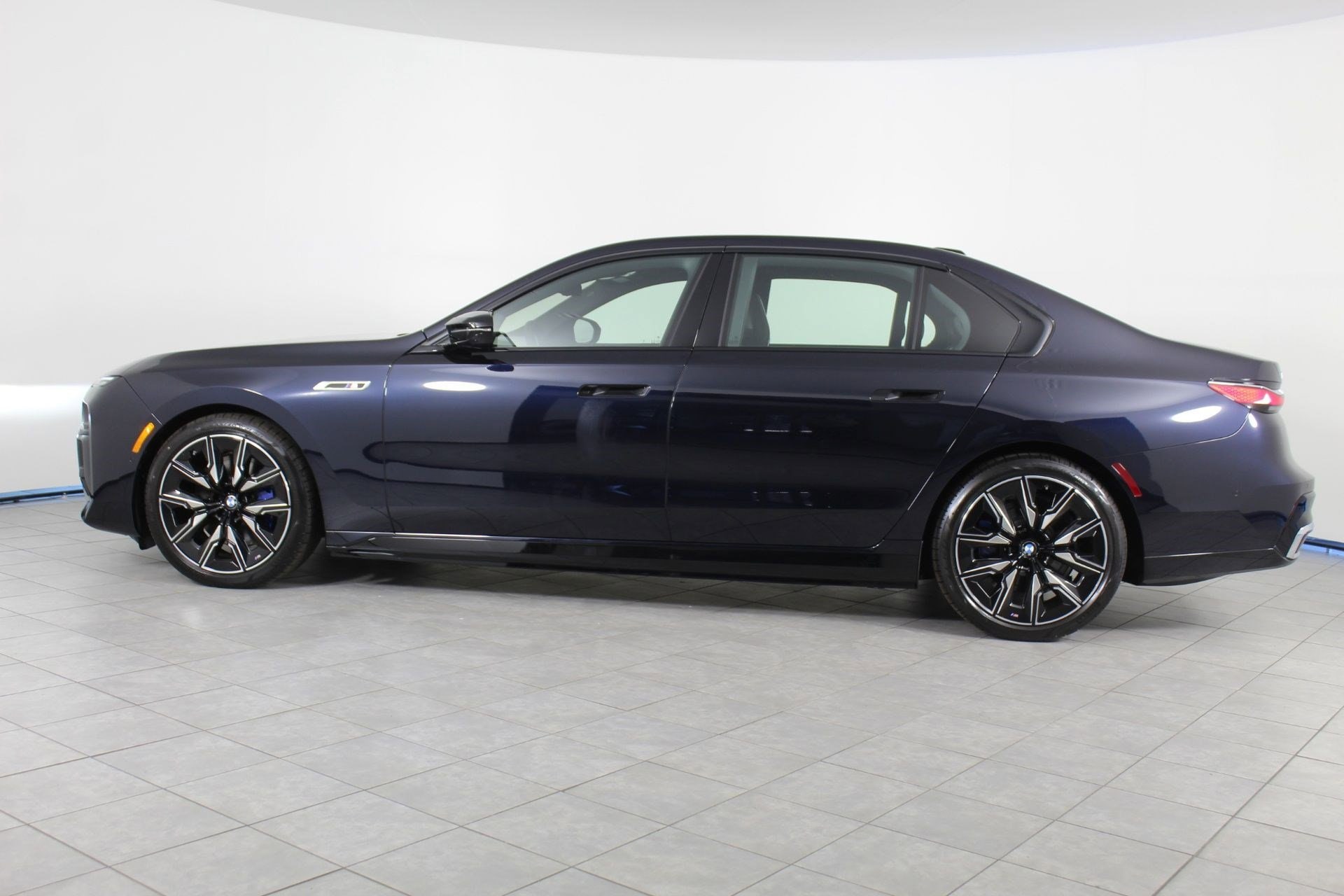 I7 M70 Sedan