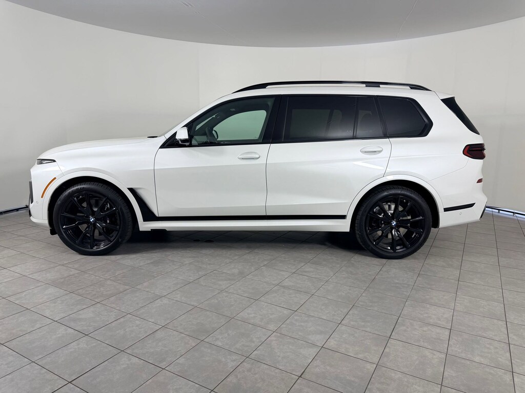 New 2026 BMW X7 xDrive40i SUV