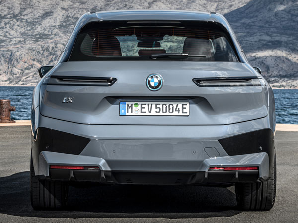 2022 BMW iX Rear Angle