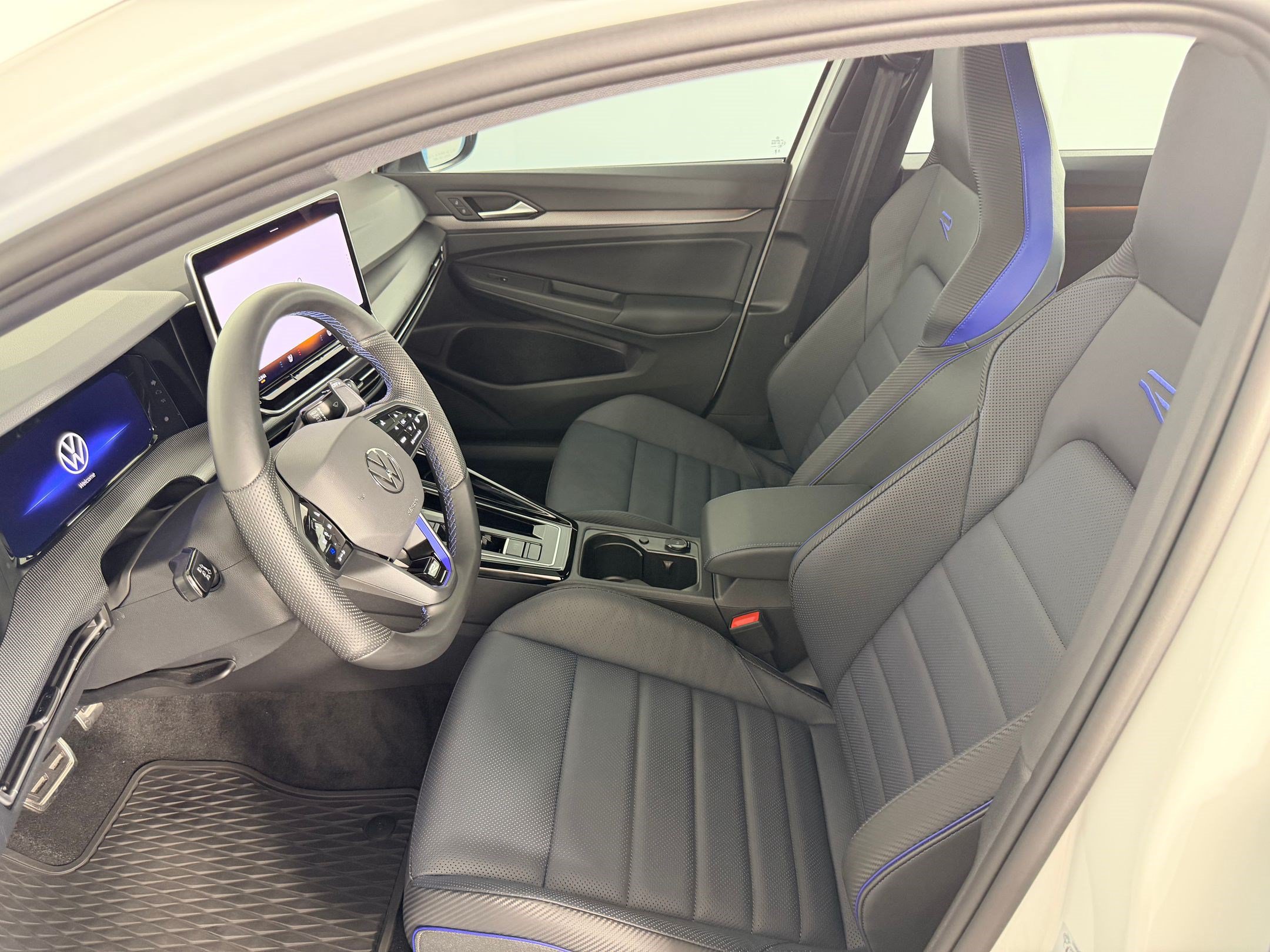 2026 Volkswagen Golf R Golf R (2.0T DSG) Hatchback