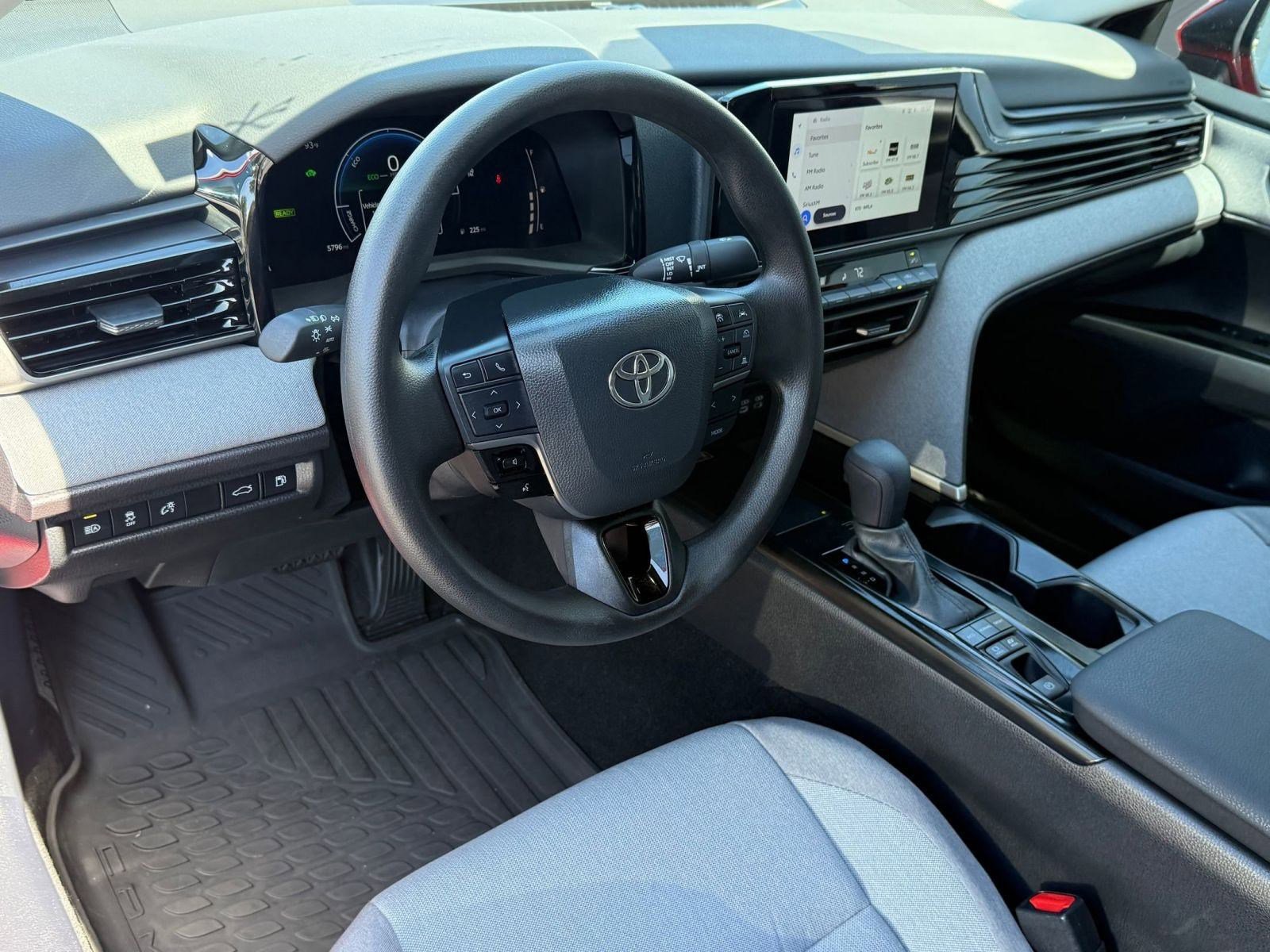 2025 Toyota Camry LE photo 4
