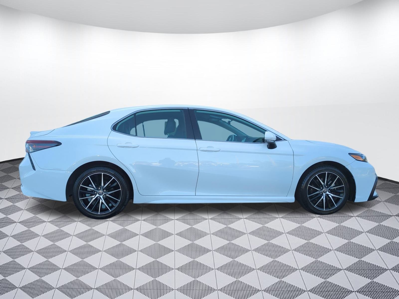 Used 2023 Toyota Camry SE with VIN 4T1G11AK7PU768705 for sale in Clearwater, FL