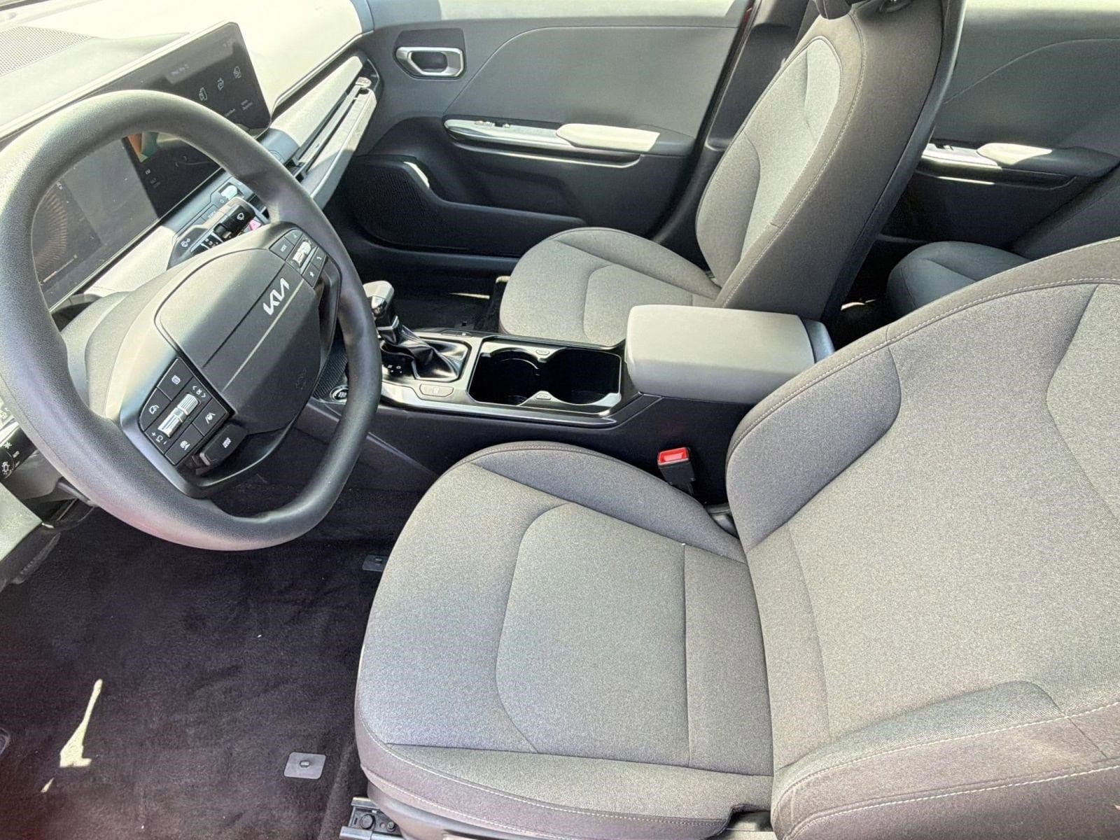 2025 Kia K4 LXS - Photo 22