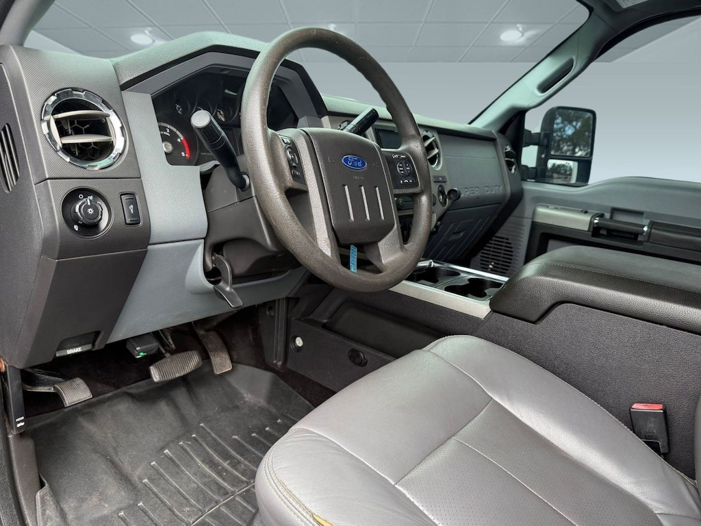 Used 2014 Ford F-250 Lariat (4WD Crew Cab 156 Lariat) Truck Crew Cab