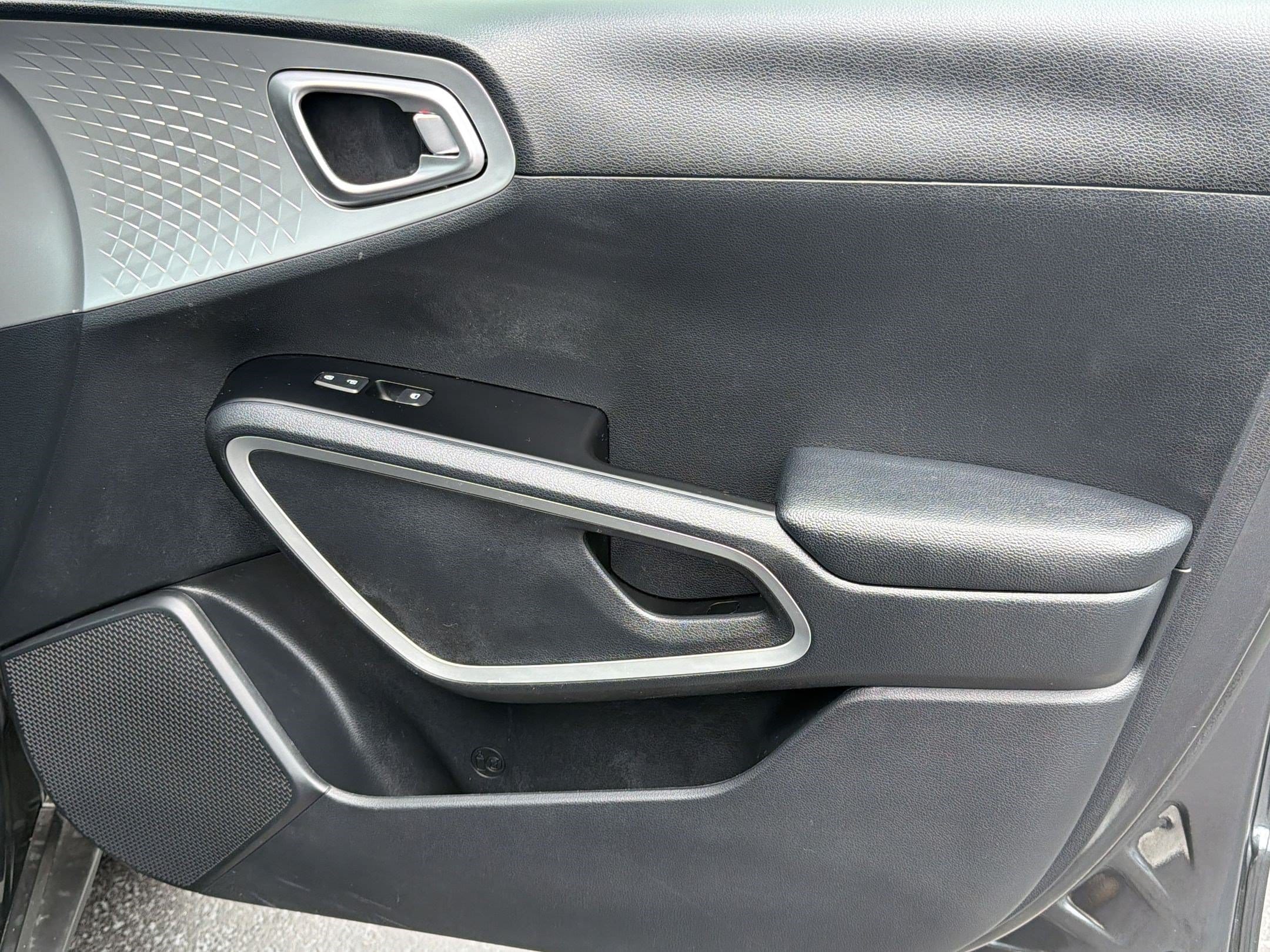 2025 Kia Soul LX - Photo 34