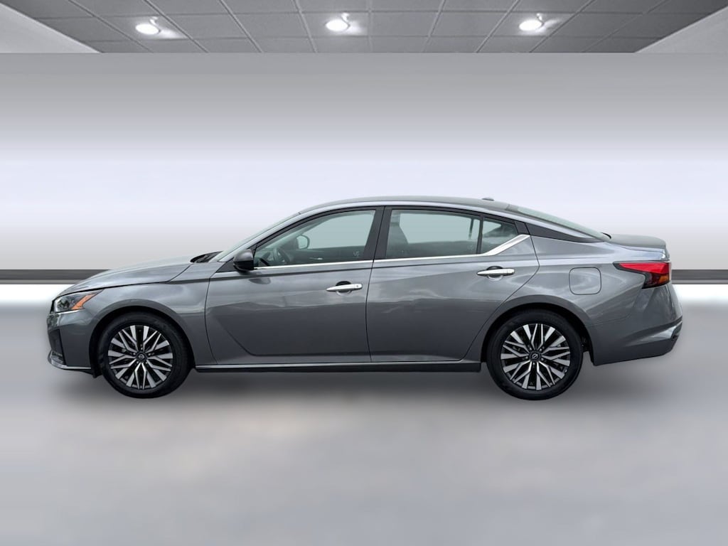 Used 2025 Nissan Altima Altima SV FWD (SV FWD) Sedan