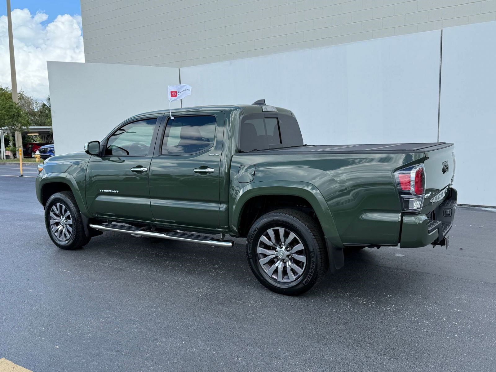 2022 Toyota Tacoma Limited photo 3