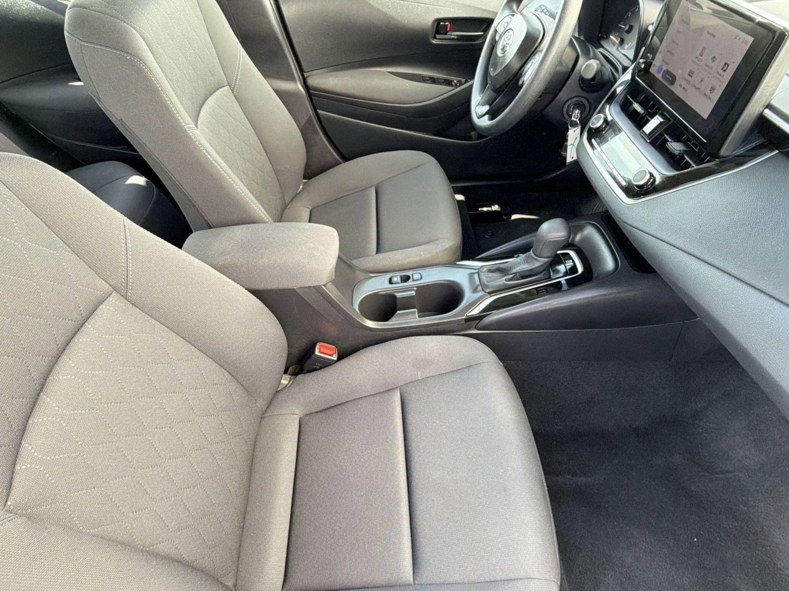 2025 Toyota Corolla LE - Photo 32
