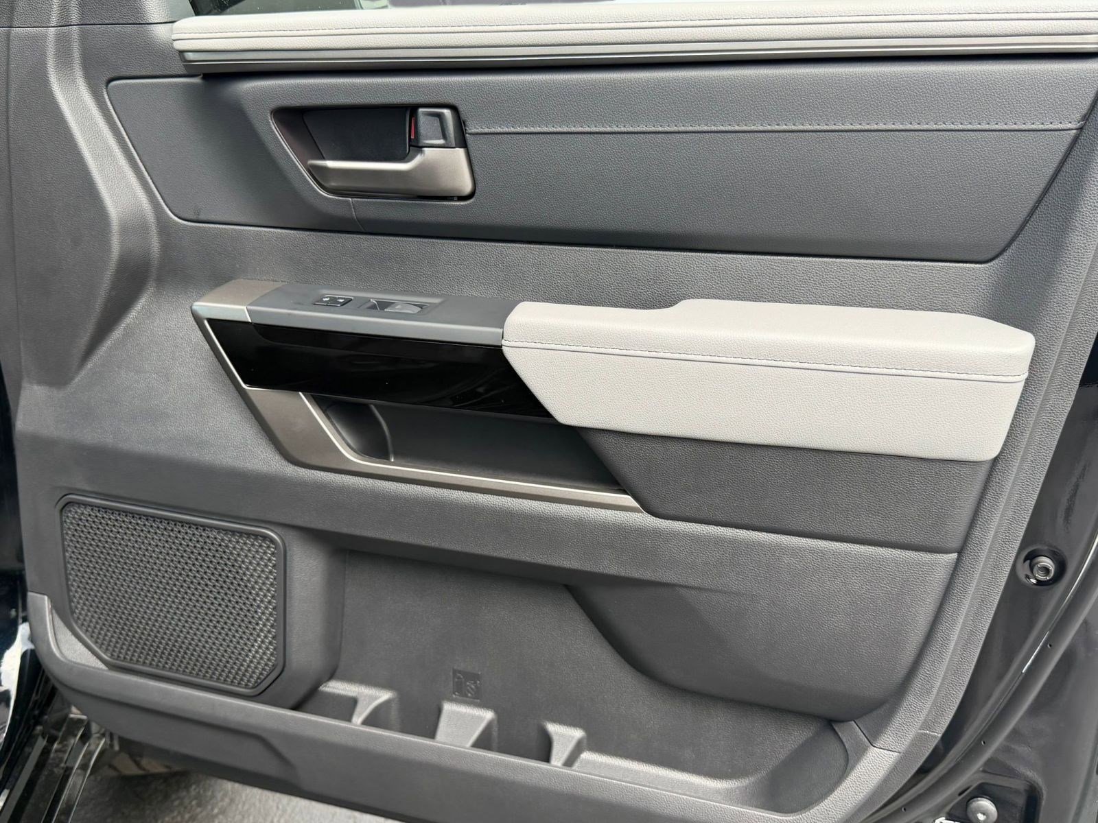 2026 Toyota Tundra Limited - Photo 32