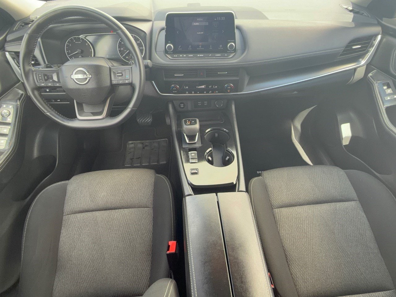 2025 Nissan Rogue SV - Photo 16