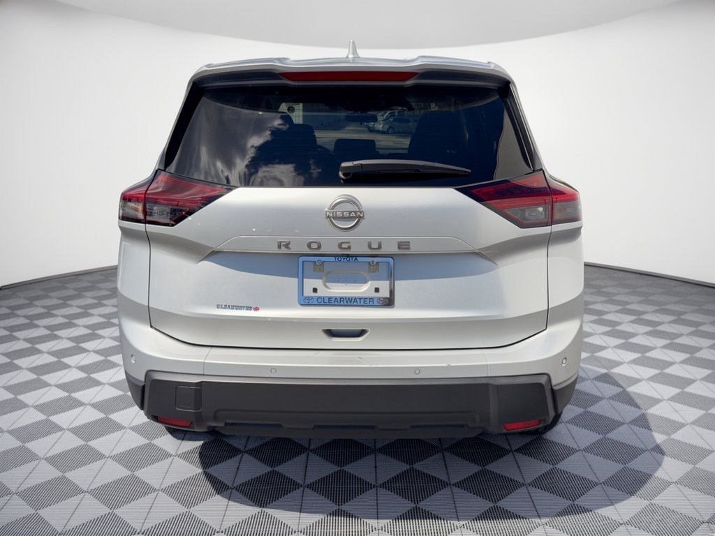 2025 Nissan Rogue SV - Photo 10