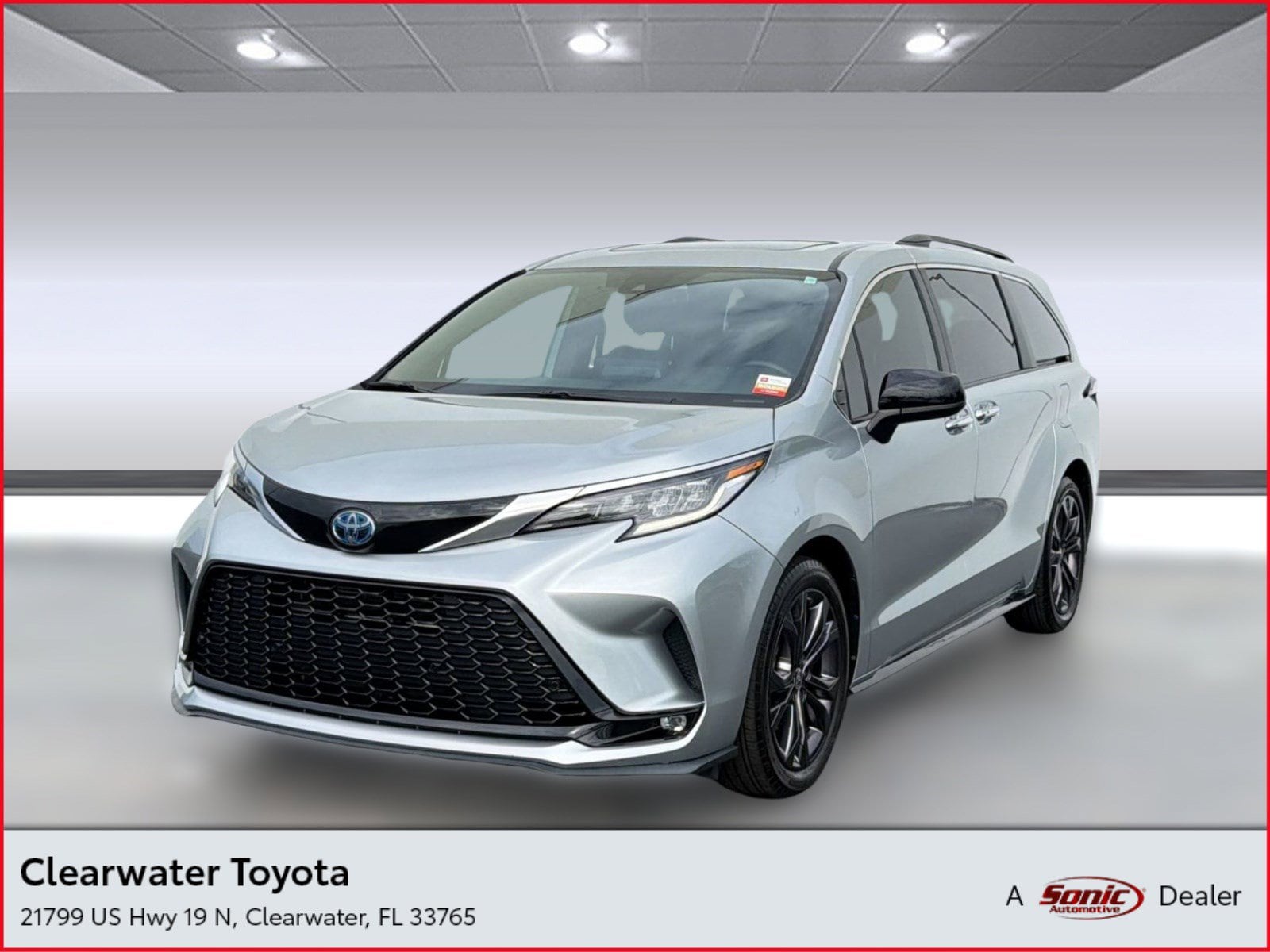 2022 Toyota Sienna XSE 7-Passenger Hybrid FWD's photo