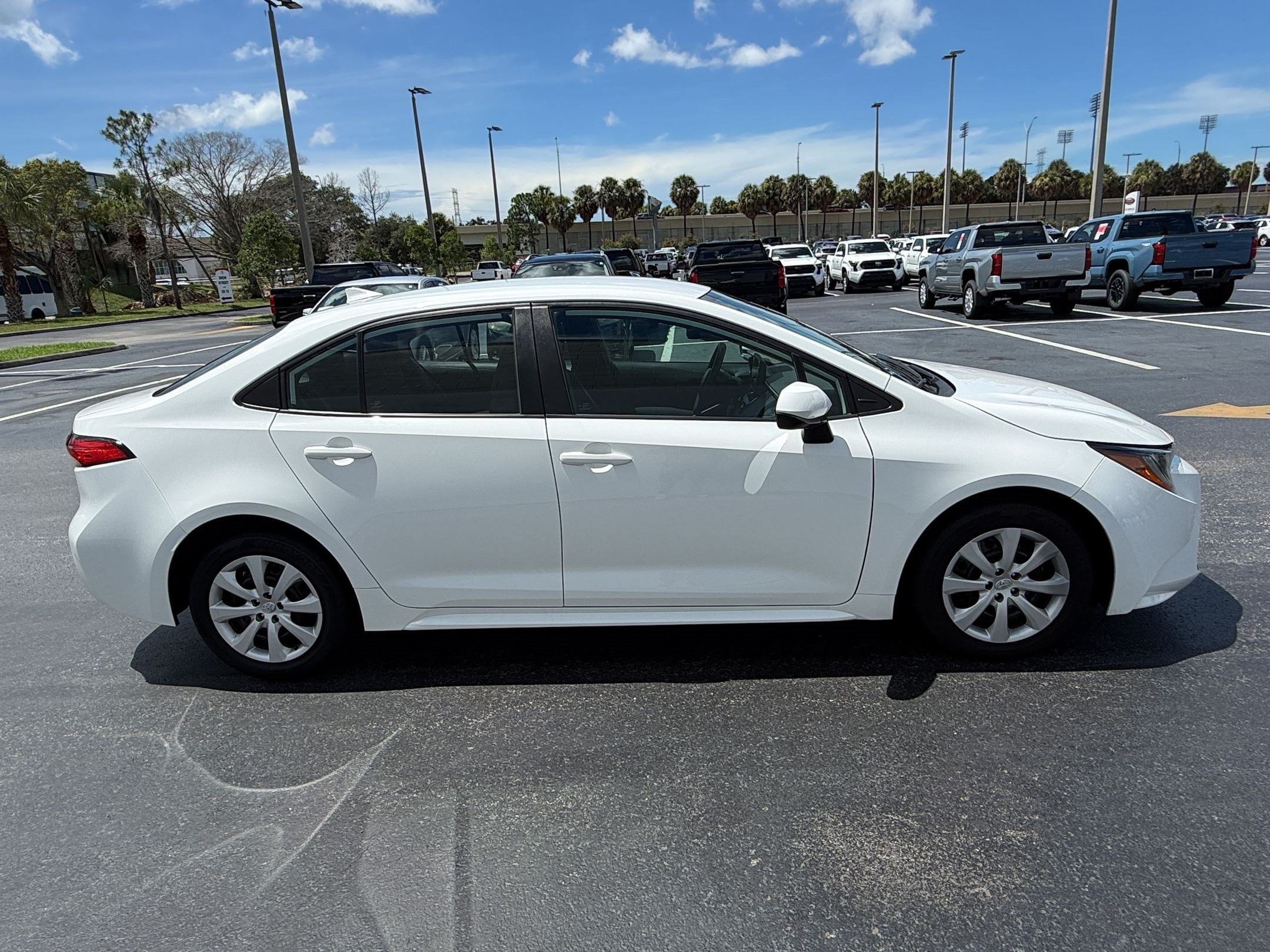 Corolla Corolla LE (LE CVT (Natl)) Sedan