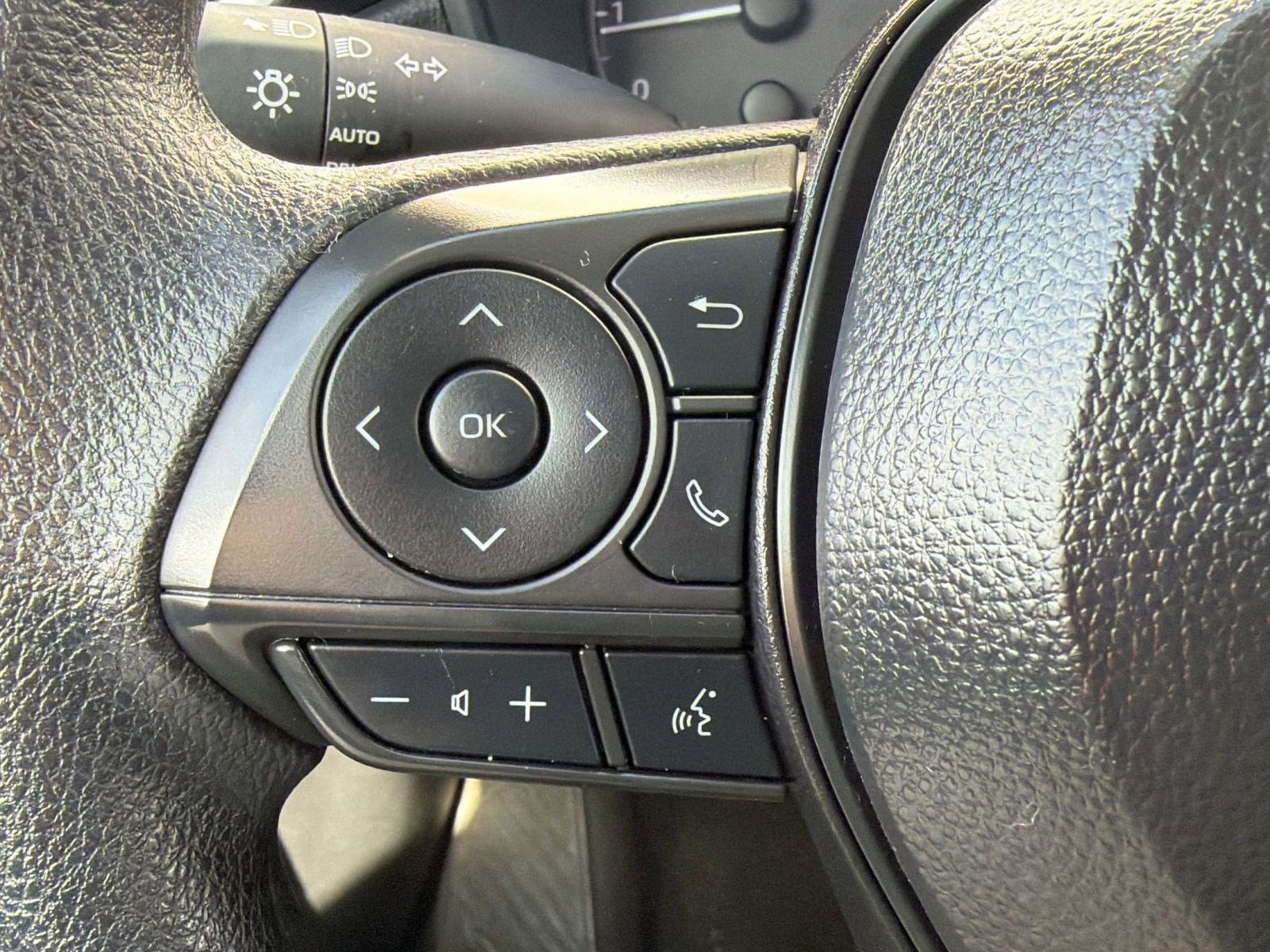 2025 Toyota Corolla LE - Photo 17