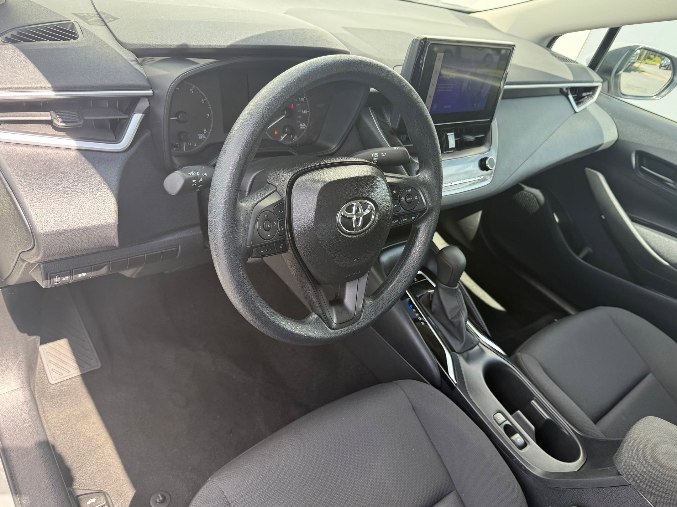 2024 Toyota Corolla LE photo 4