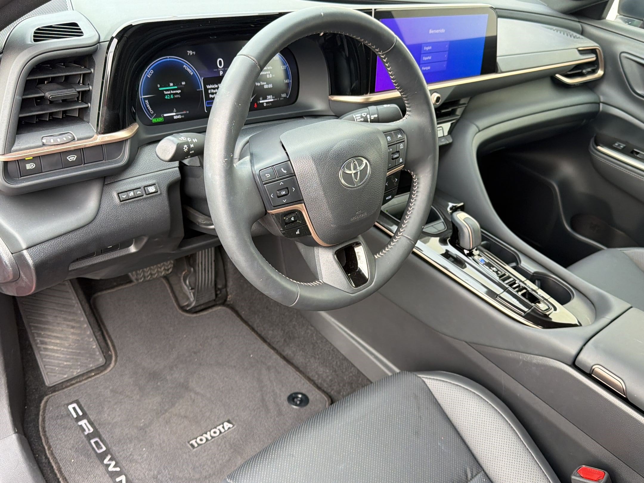 Crown Crown Limited (Limited AWD (Natl)) Sedan