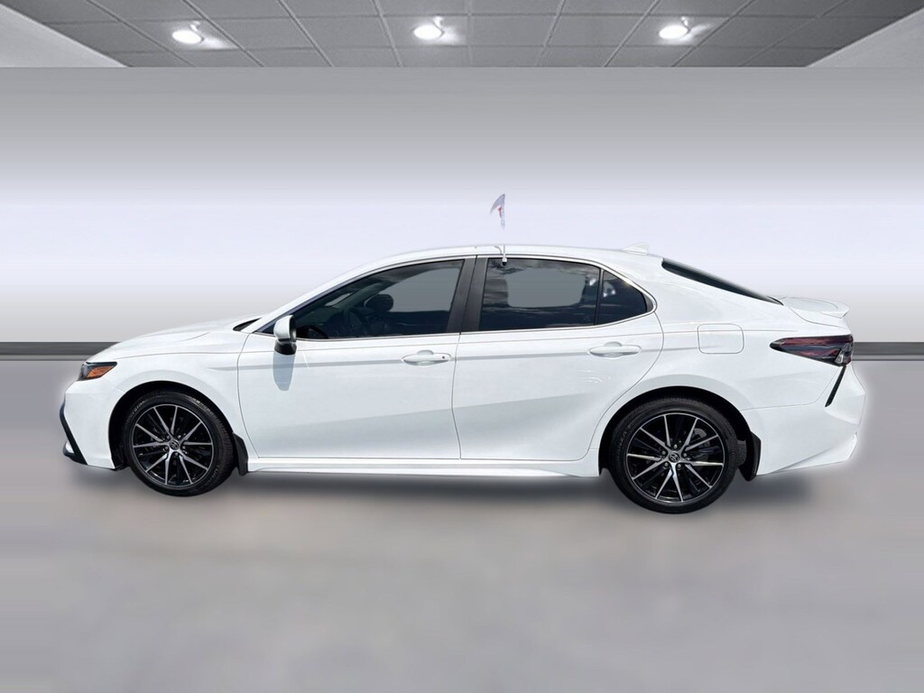 Used 2021 Toyota Camry SE (SE Auto (Natl)) Sedan