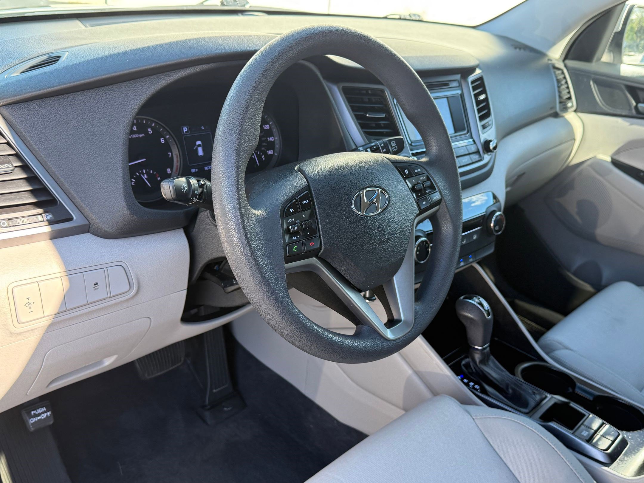 2017 Hyundai Tucson SE photo 3