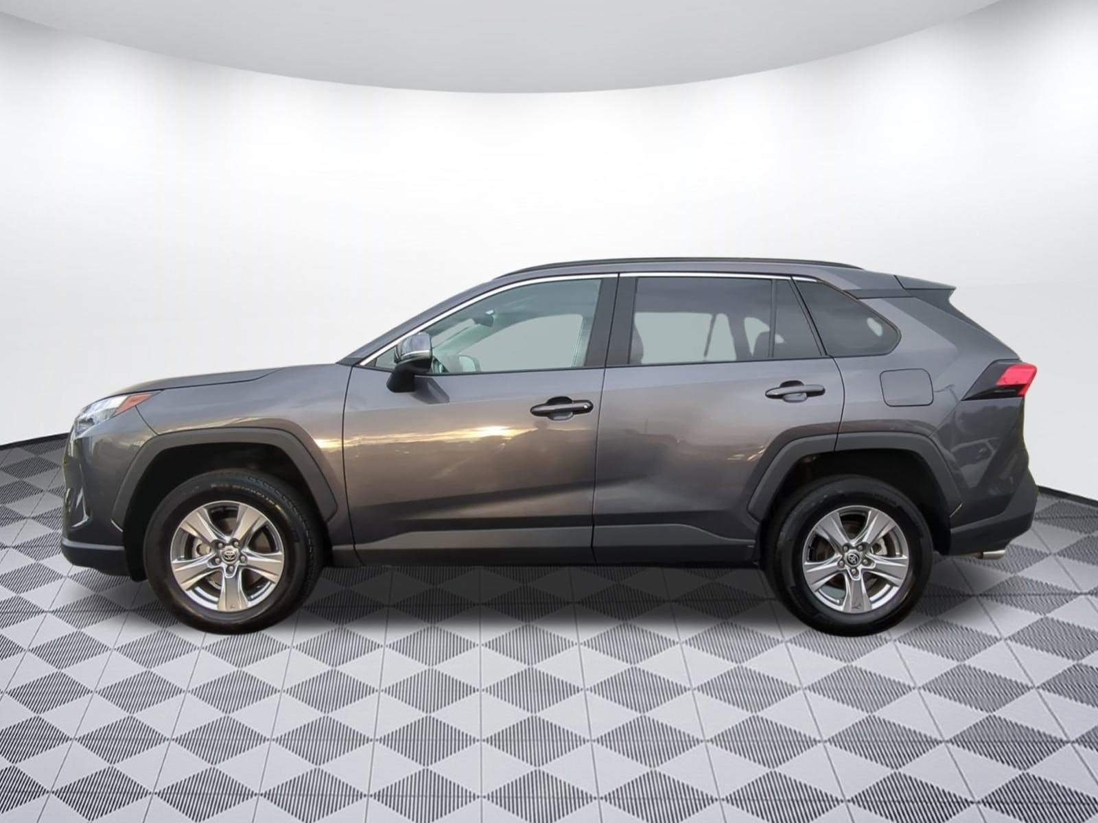 Used 2024 Toyota RAV4 XLE with VIN 2T3W1RFV1RW319852 for sale in Northfield, Minnesota