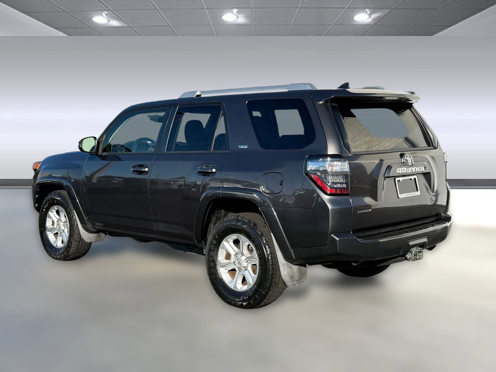 2018 Toyota 4Runner SR5 photo 3