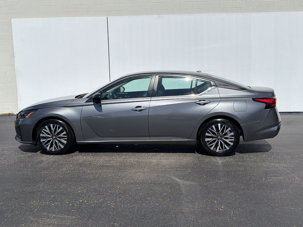 Used 2025 Nissan Altima Altima SV FWD (SV FWD) Sedan