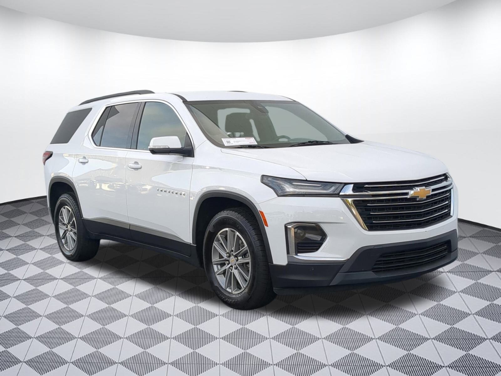 Used 2023 Chevrolet Traverse 1LT with VIN 1GNEVGKW5PJ132930 for sale in Clearwater, FL