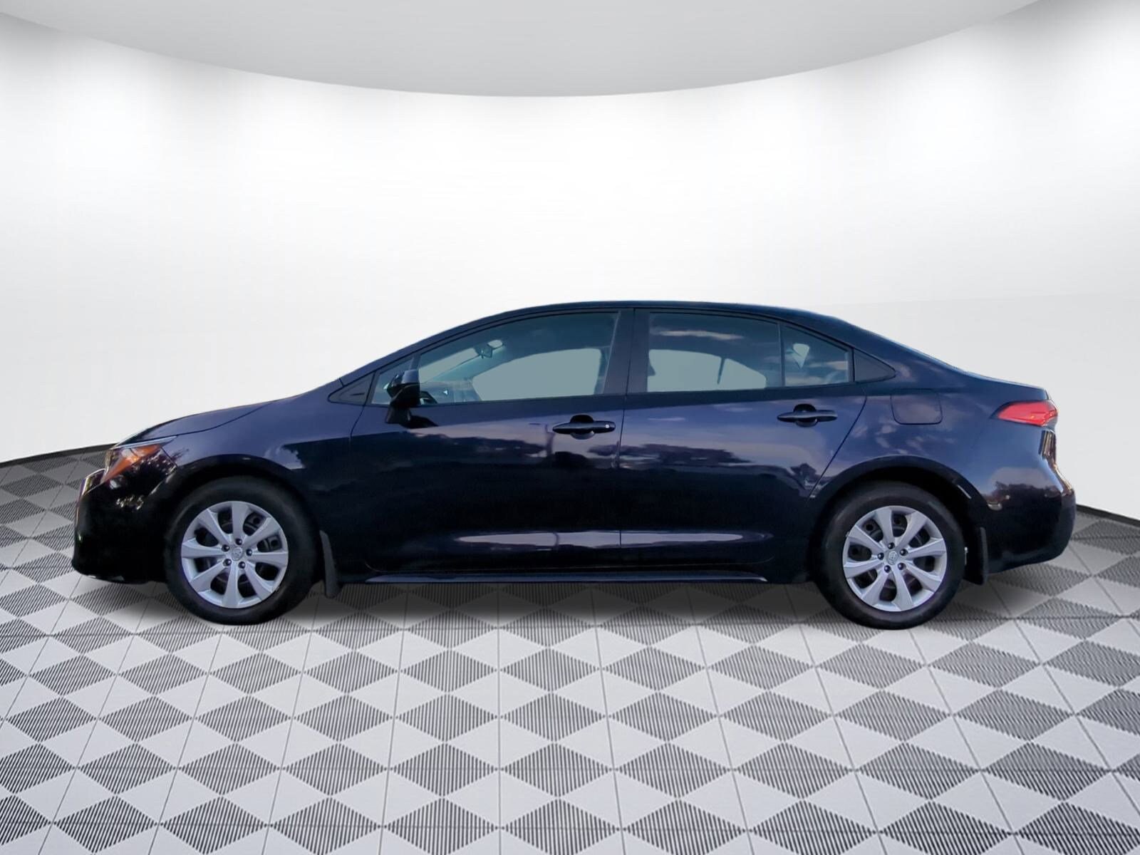 2025 Toyota Corolla LE photo 2