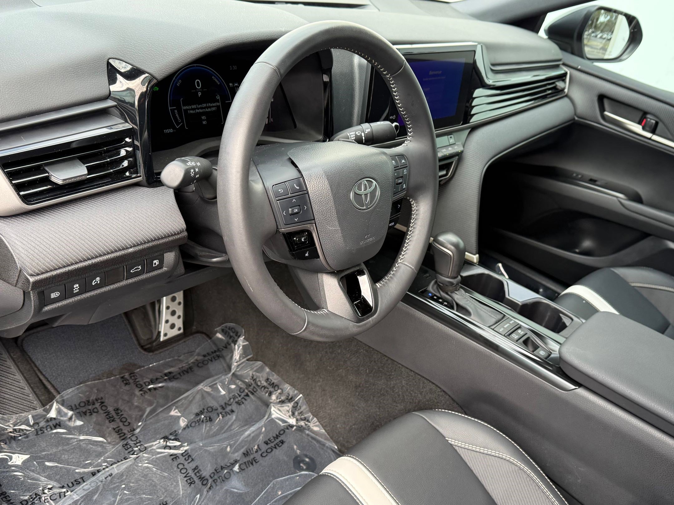 2025 Toyota Camry SE photo 4