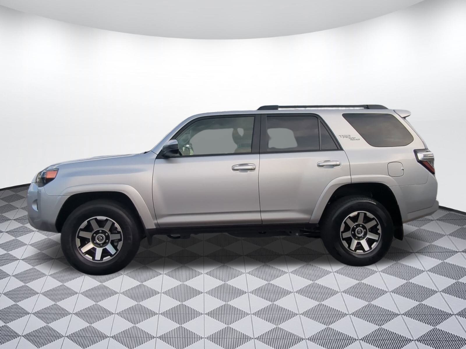 2024 Toyota 4Runner TRD photo 2
