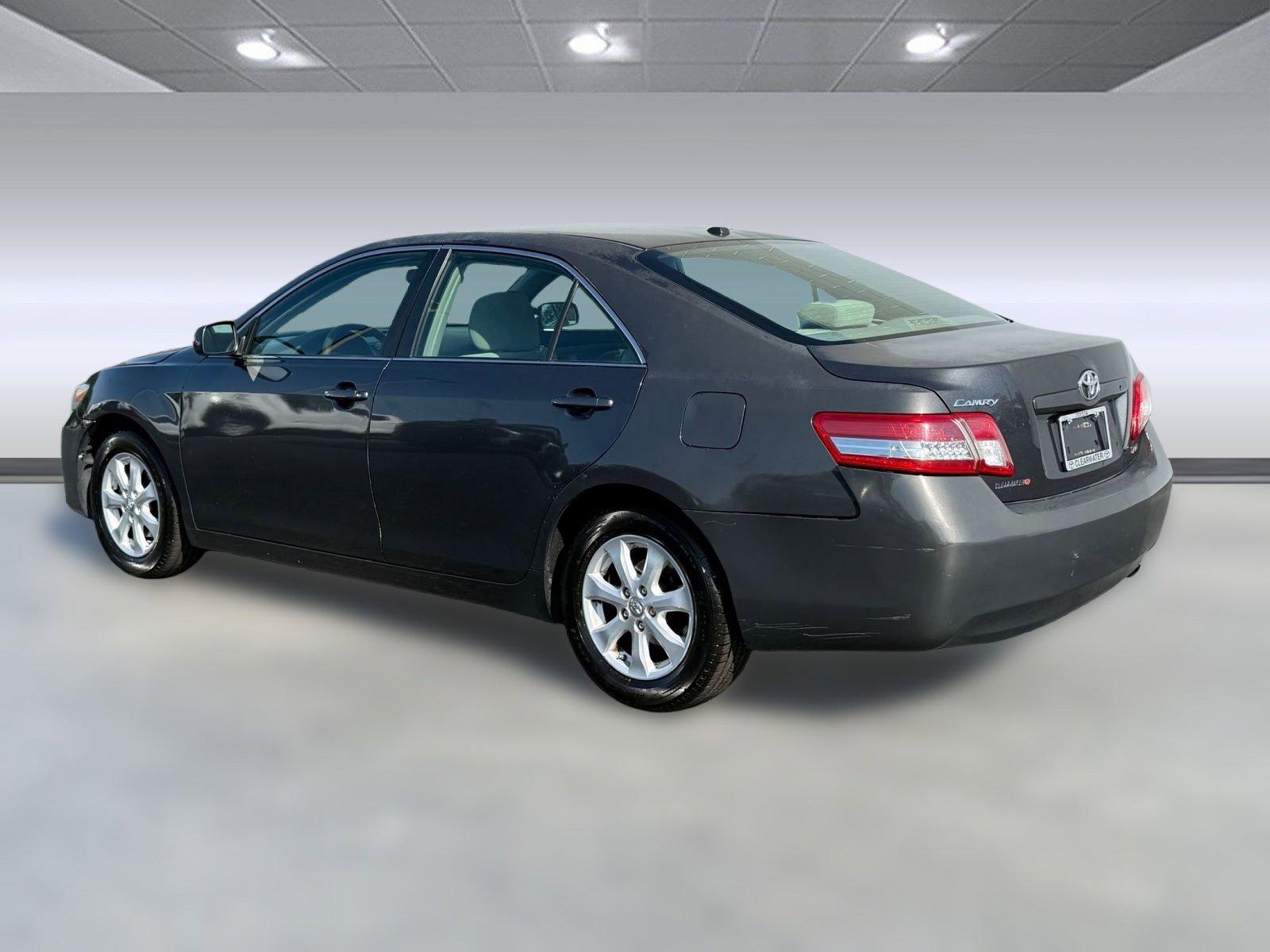 2011 Toyota Camry LE photo 3