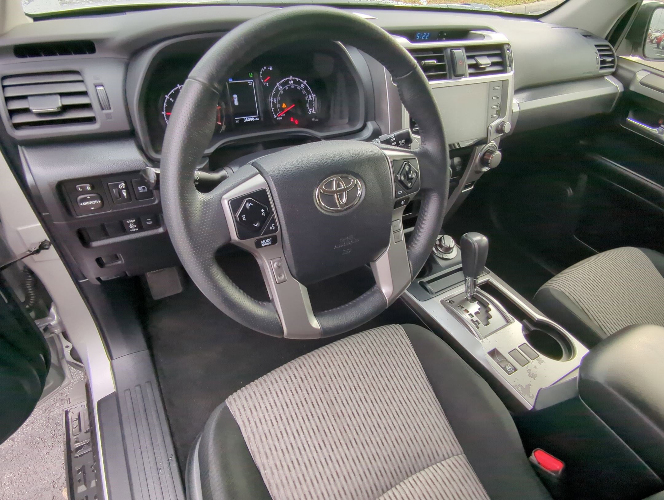 2024 Toyota 4Runner SR5 photo 4