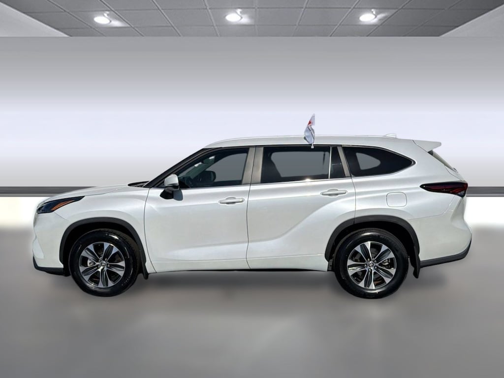 Certified 2025 Toyota Highlander Highlander XLE (XLE FWD (Natl)) SUV