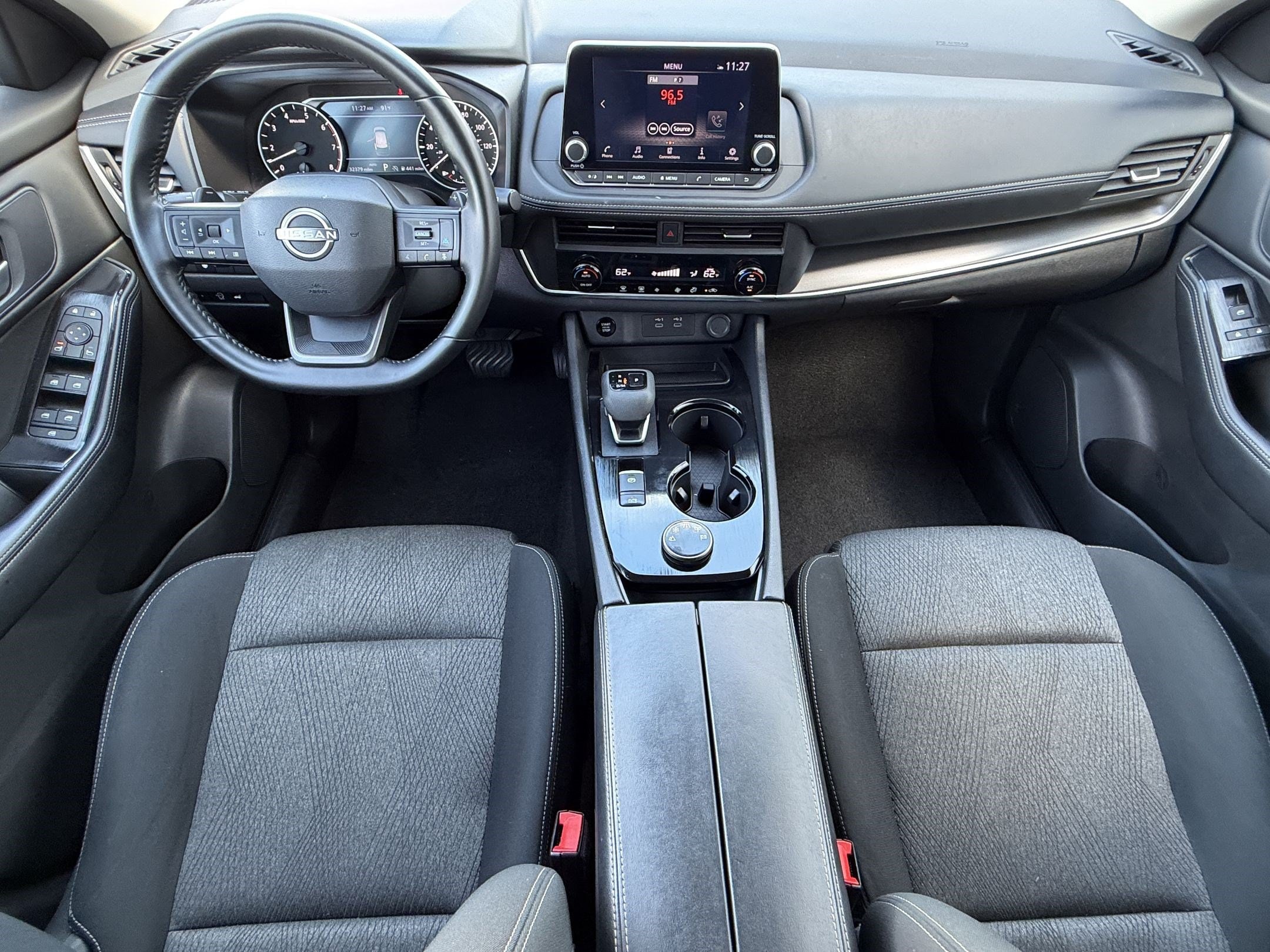 2025 Nissan Rogue SV - Photo 17