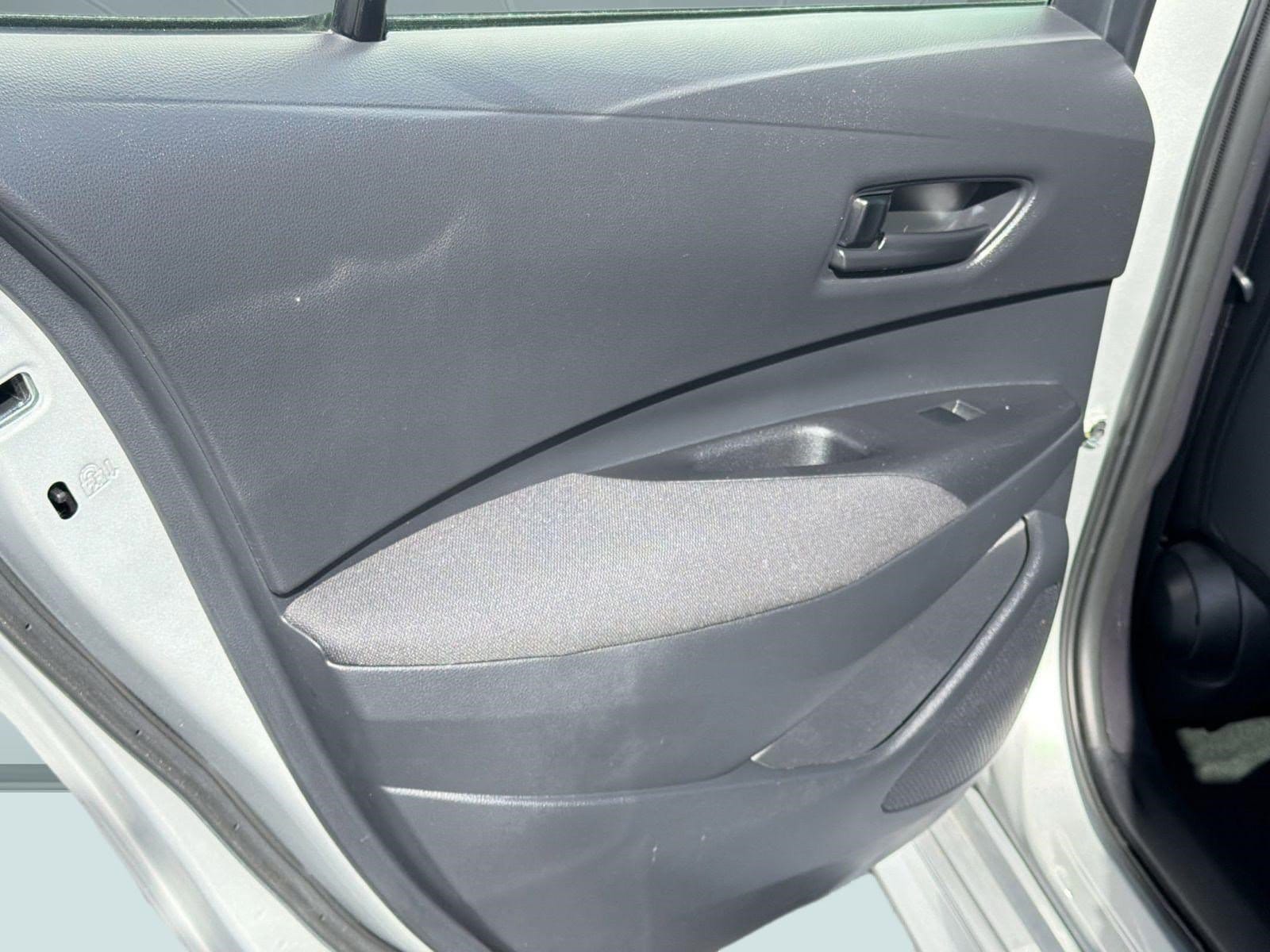 2025 Toyota Corolla LE - Photo 26