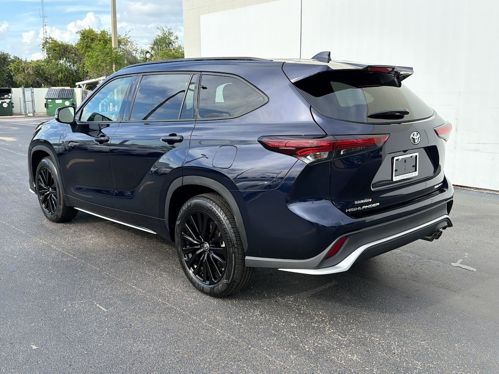 Used 2025 Toyota Highlander XSE (XSE AWD (Natl)) SUV