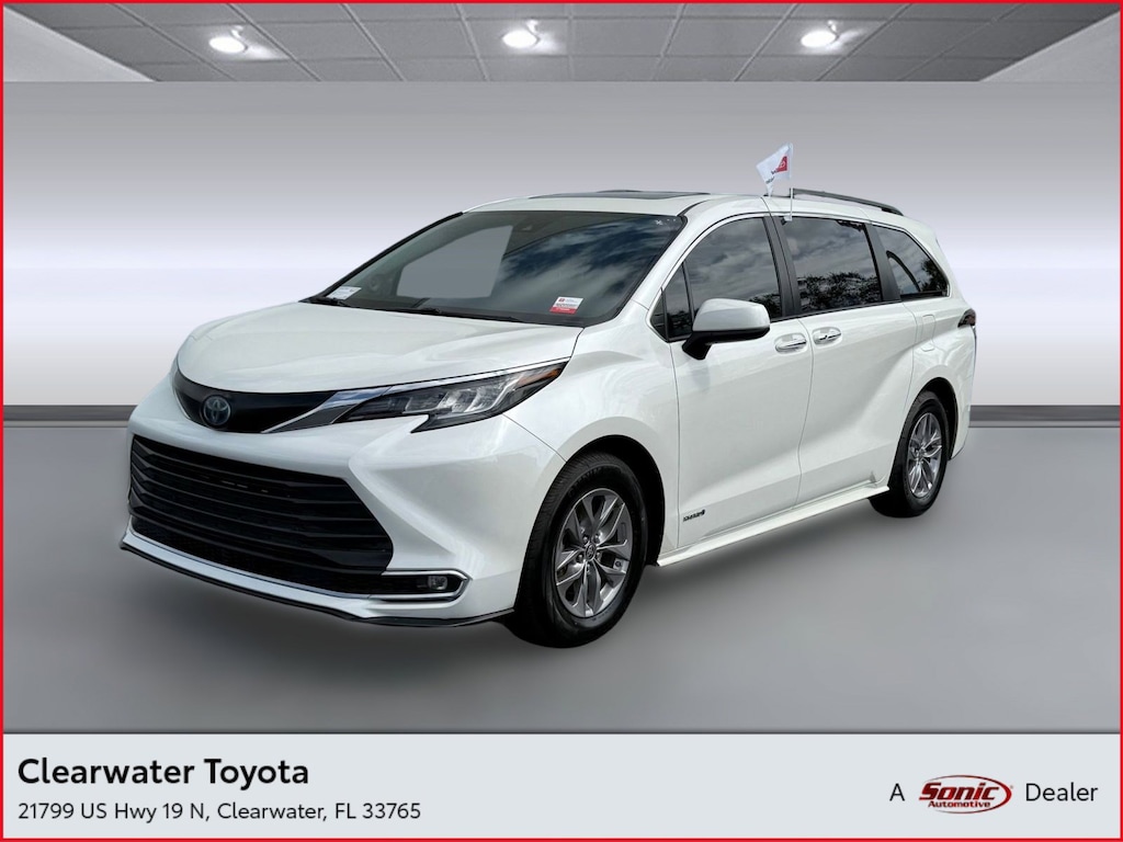 Certified 2021 Toyota Sienna XLE Van