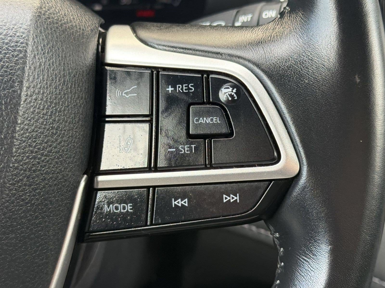 2025 Toyota Highlander XSE - Photo 27