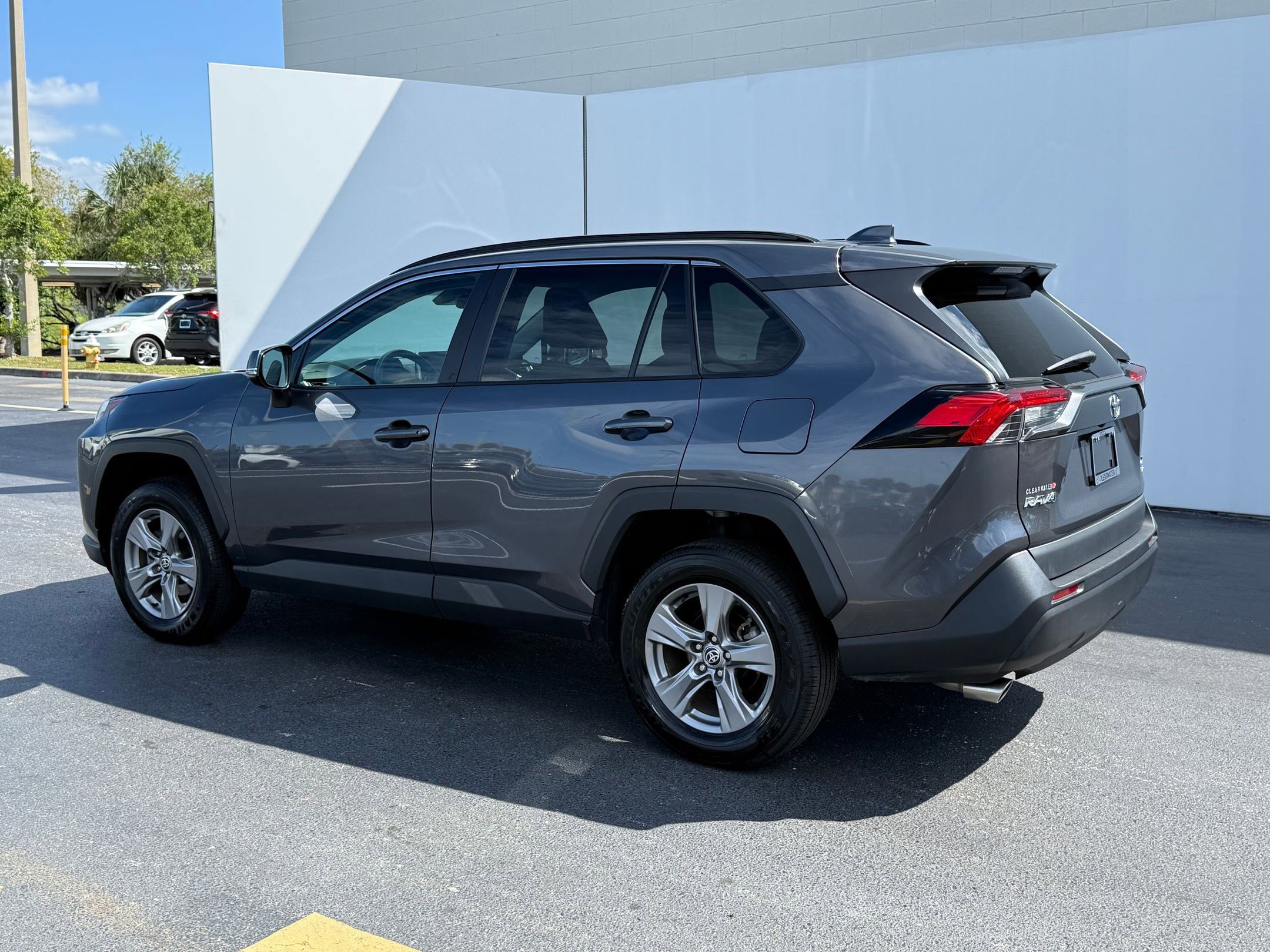 2024 Toyota RAV4 XLE photo 2