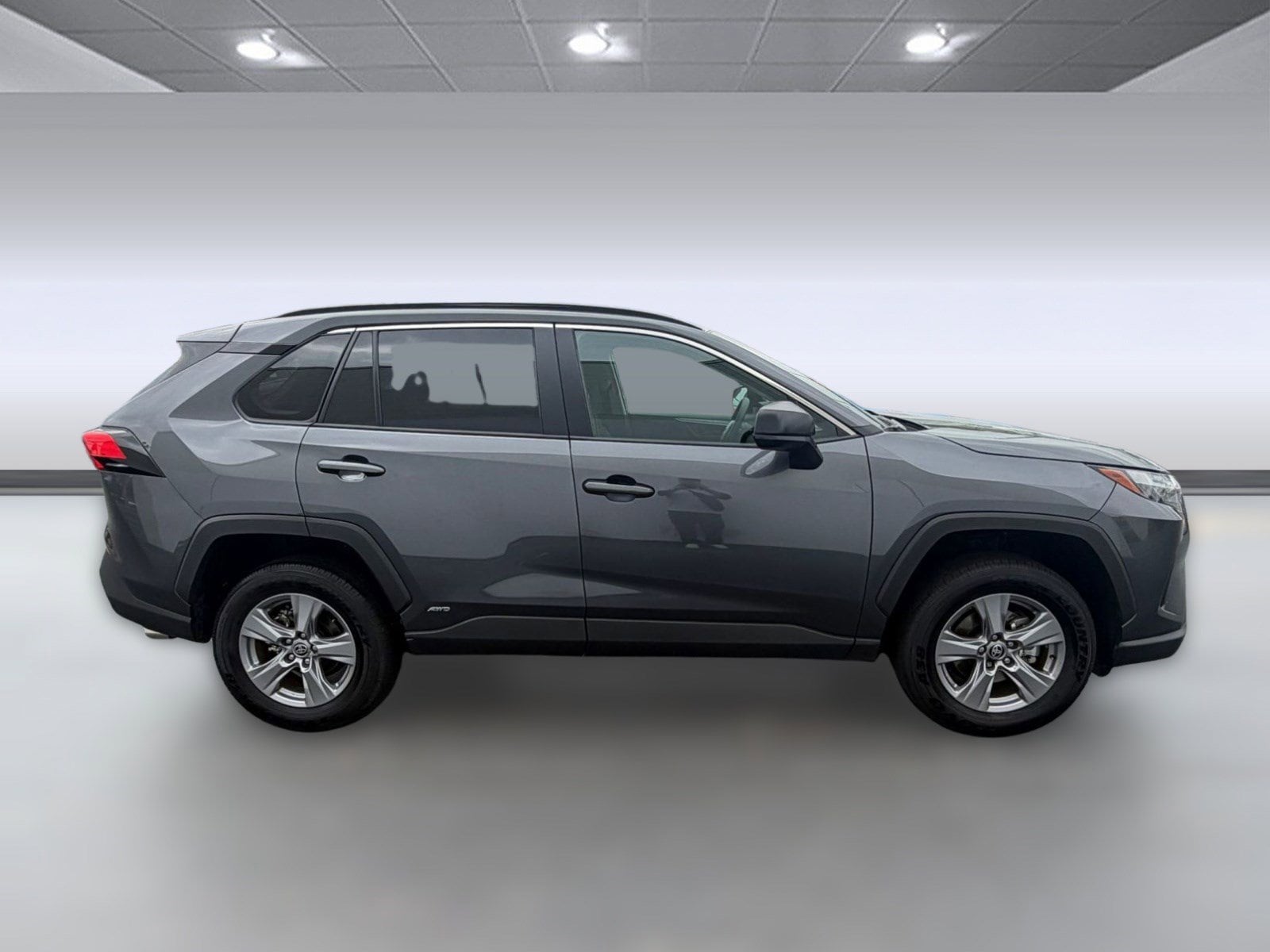 2025 Toyota RAV4 LE - Photo 8