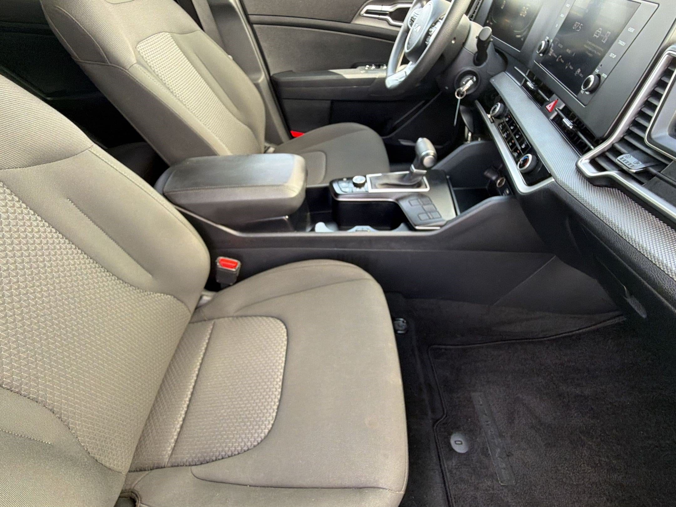 2025 Kia Sportage LX - Photo 35